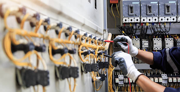 Professional Electrician technician working in Stratford, OK